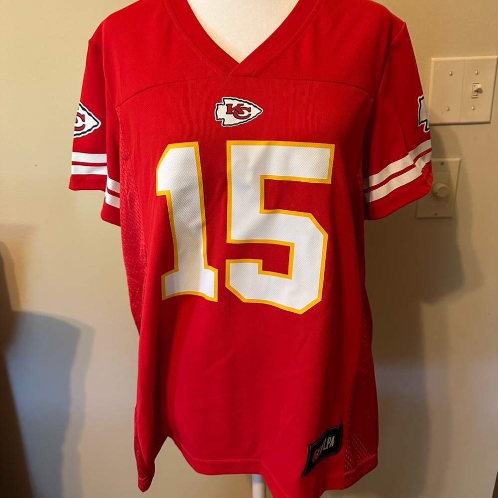 Kansas City Chiefs Mahomes jersey.